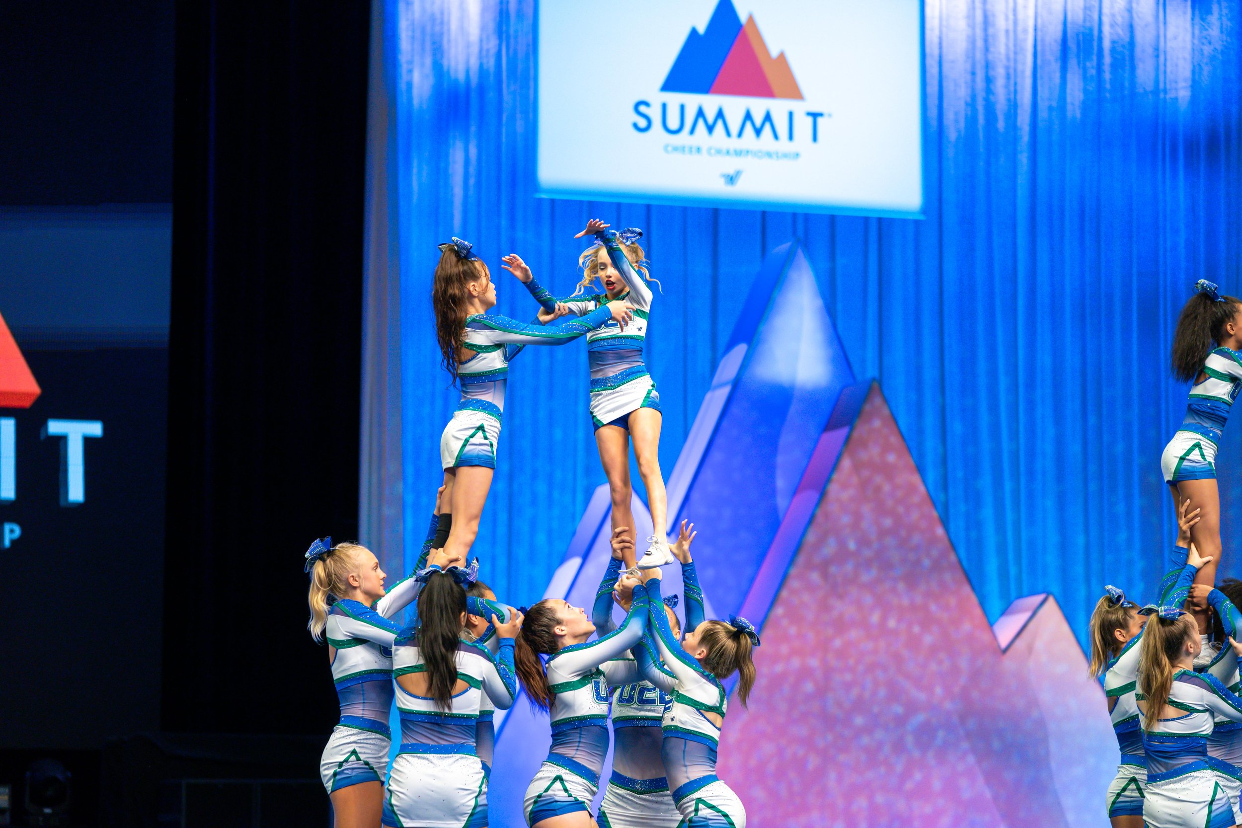 Summit Lightning -09761.jpg