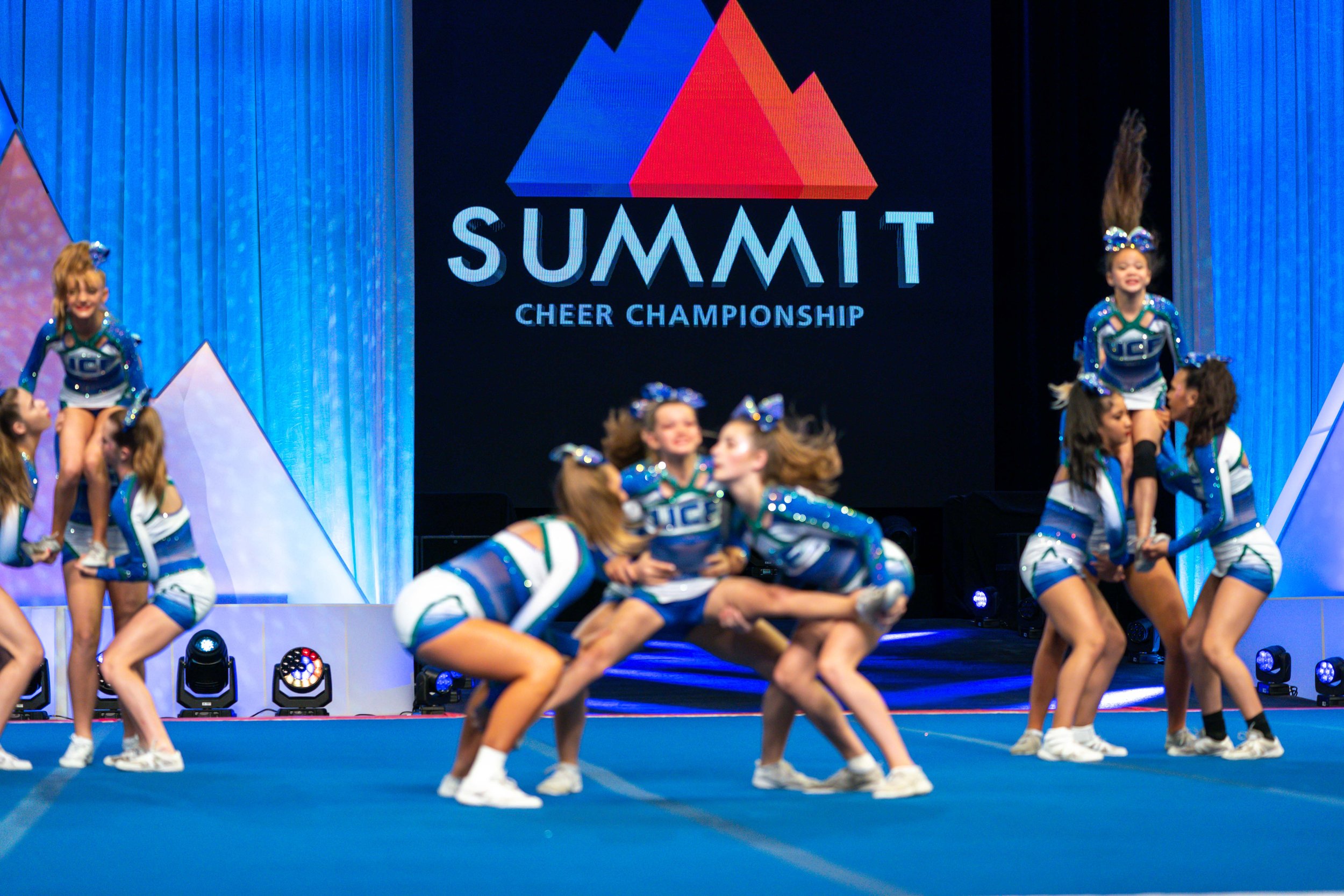Summit Lightning -09805.jpg