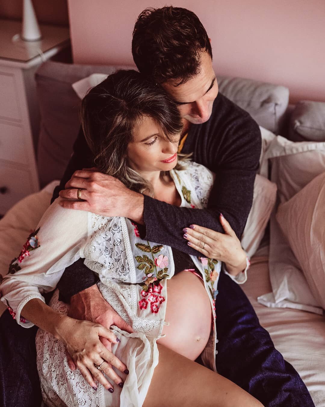 I love you not only for who you are, but for who i am when i am with you.❤
.
.
.
.
.
.
.
.
#londonpregnancyphotographer #londonmaternityphotographer #londonpregnancyshoot #londonmaternityshoot #pregnantinlondon #pregnantinapandemic #due2021 #thirdtri