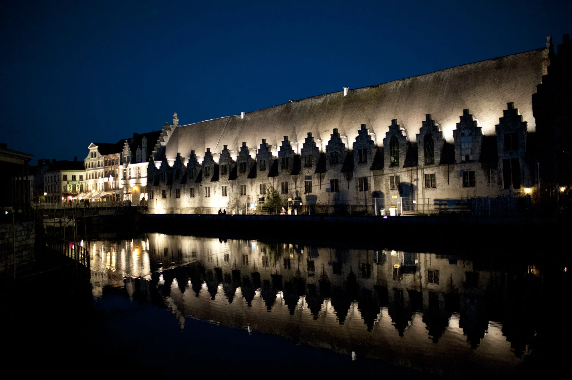 Gand By night Halles aux viandes 4.jpg