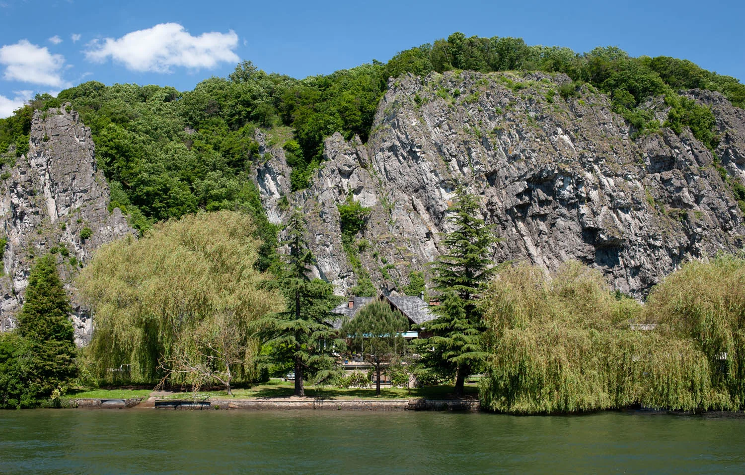 HelenKLoveTravel_Blog_Voyage_Mes_petites_escapades_Namur_Croisière_Meuse.jpg