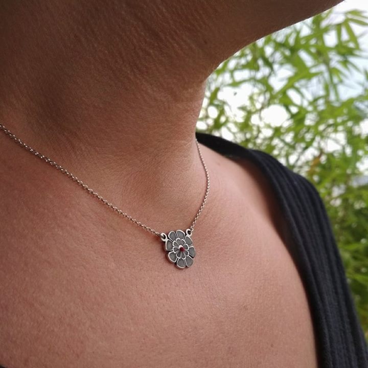 Poppy+Flower+%28Pendant++1.P.P.F.%29+35%E2%82%AC+%28a%29.jpg