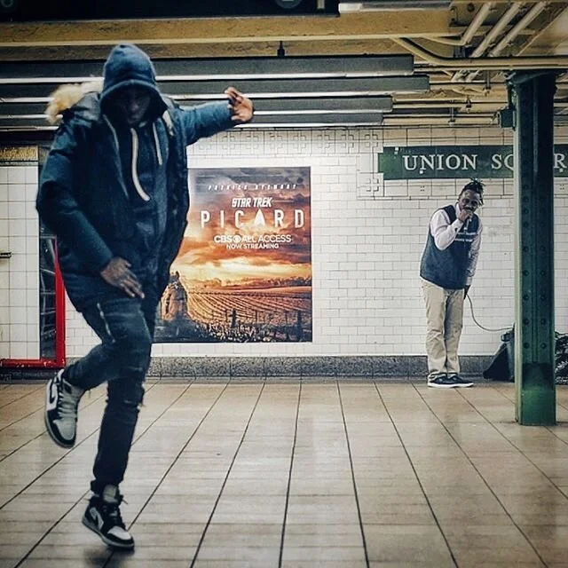 Feeling it / nyc &bull;&bull;
&bull;
.
#streetphotography #street_photography #nycstreetphotography #nyc #ig_street #ig_captures #ig_nycity 
#street #photography #newyorkcity #dance #dancing #streetdance 
#streetizm #street_ig #street_is_life 
#stree