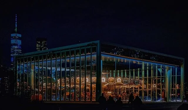 The city at night / dumbo
.
.
.
#janescarousel #dumbo #brooklyn #dumbobrooklyn #nyc #newyorkcity #nycatnight #streetphotography #nycstreetphotography #nightphotography #cityatnight #night #cityphotography #carousel #freedomtower #manhattan #what_i_sa