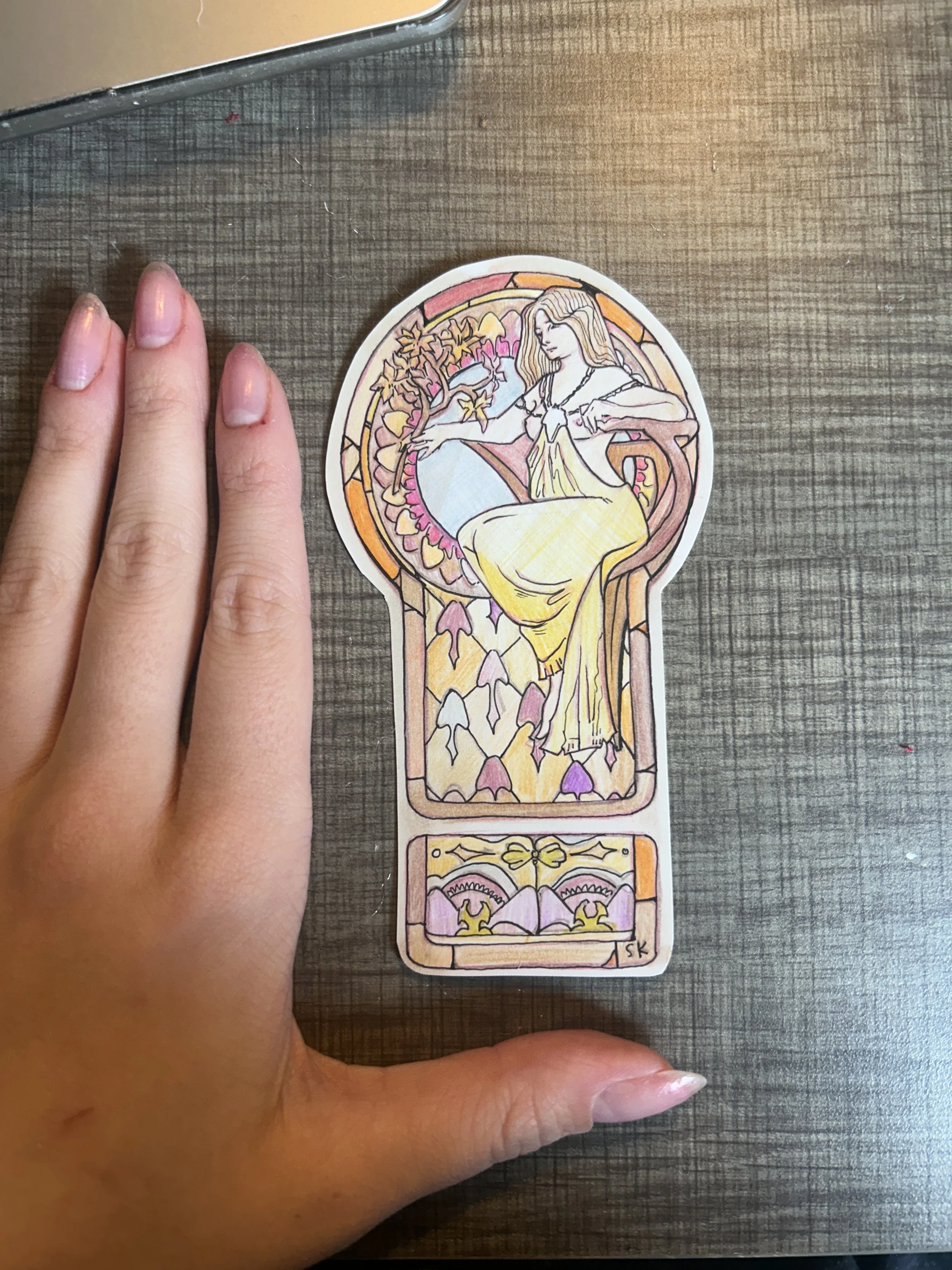 Mucha Keyhole
