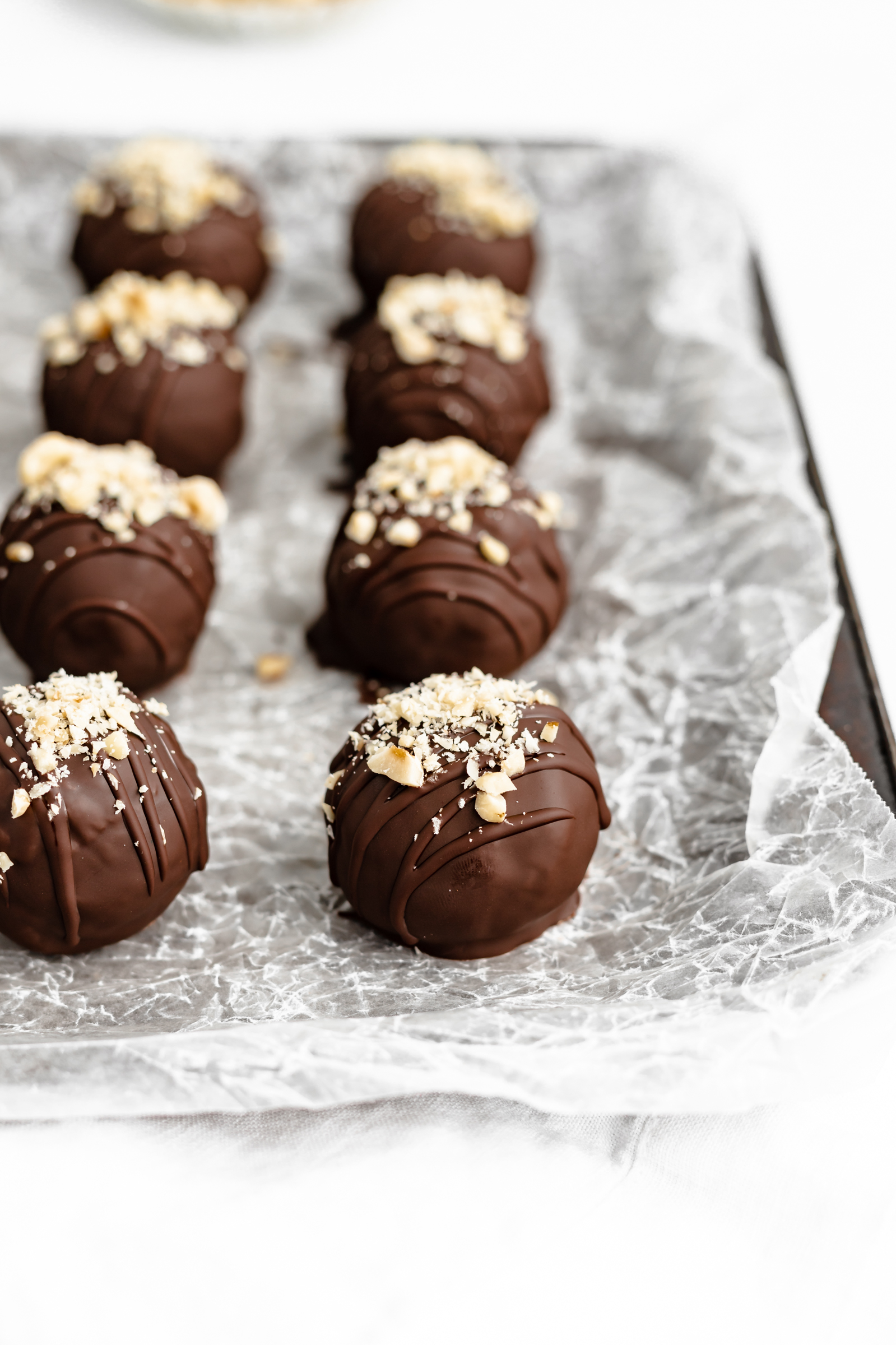 Chocolate Hazelnut Crunch Cake Balls-6.jpg