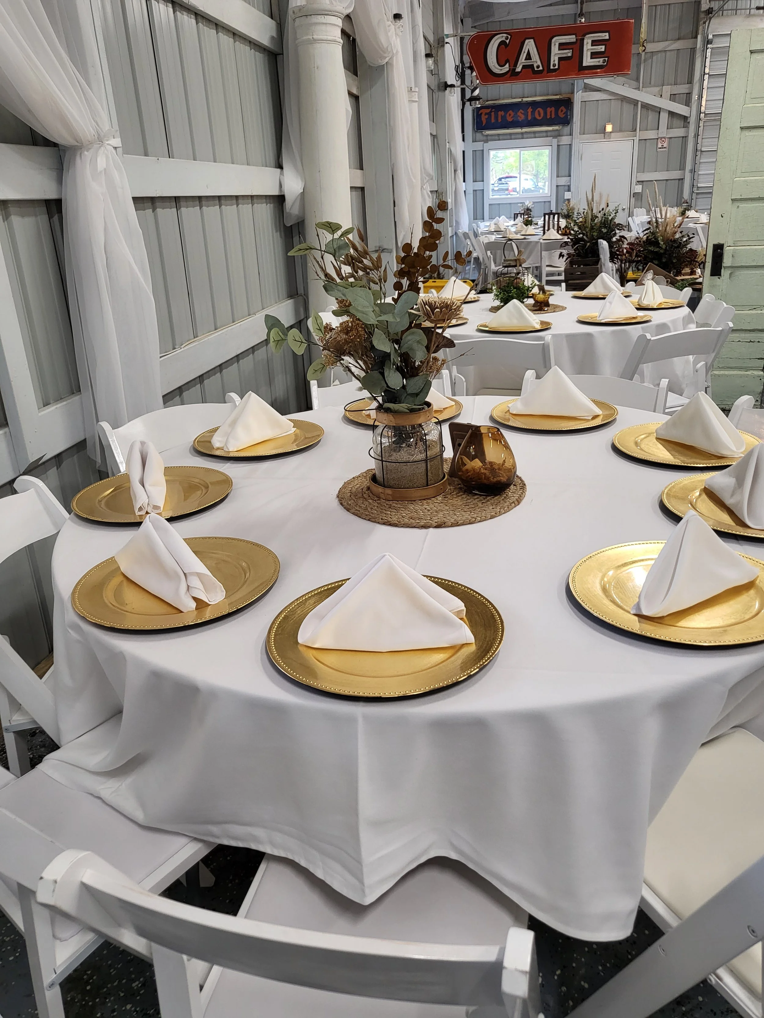 Wedding venue with clear setup and cleanup structure in Alexandria Minnesota at Adler Ranch Wedding Venue