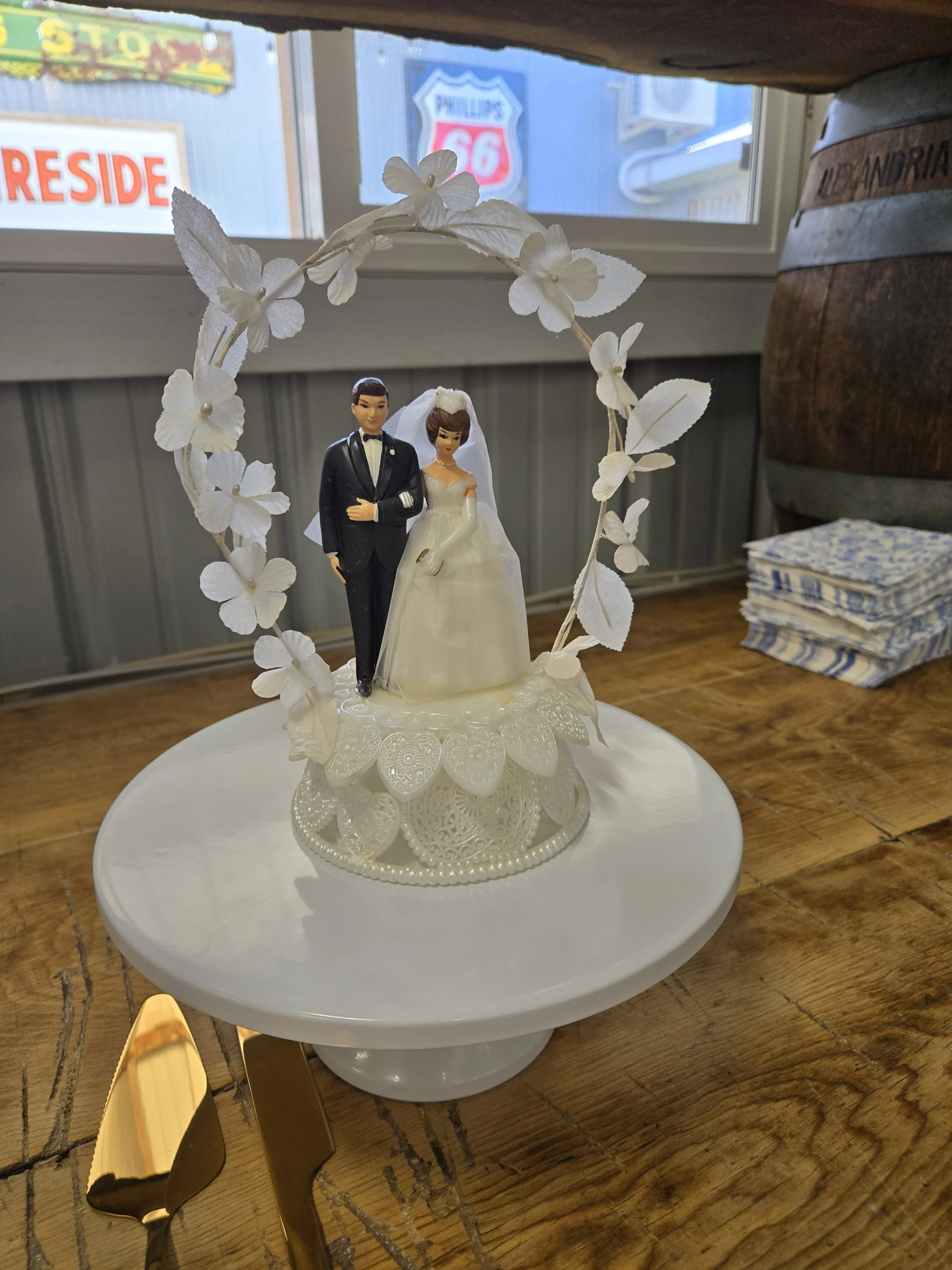 Vintage wedding cake topper (Copy)