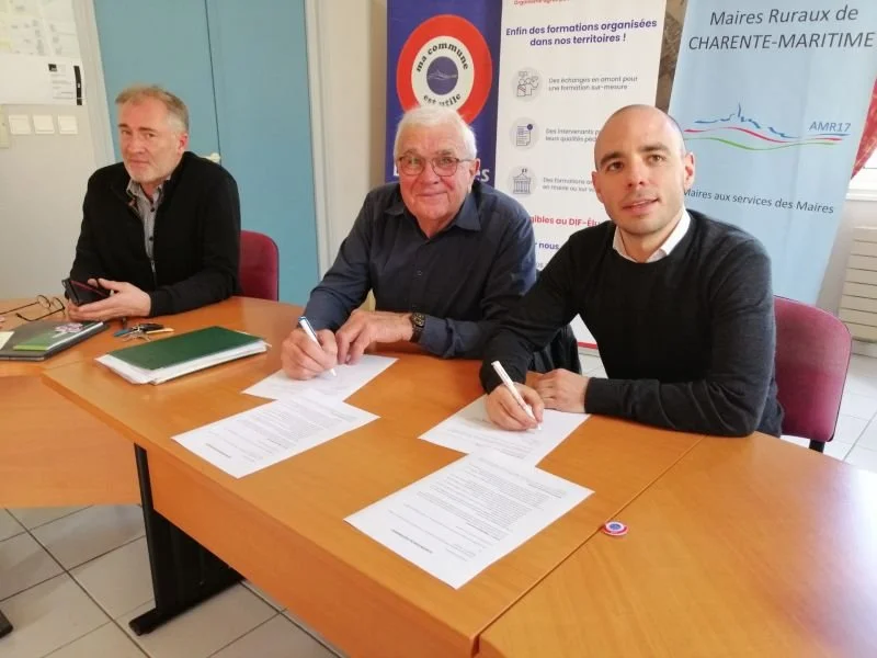 Signature d'un partenariat avec l'association des maires ruraux de Charente Maritime