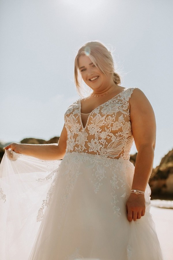 vollkommenbraut-bridalstar-hielkje-plus-size-brautkleid-curvy (1).JPG