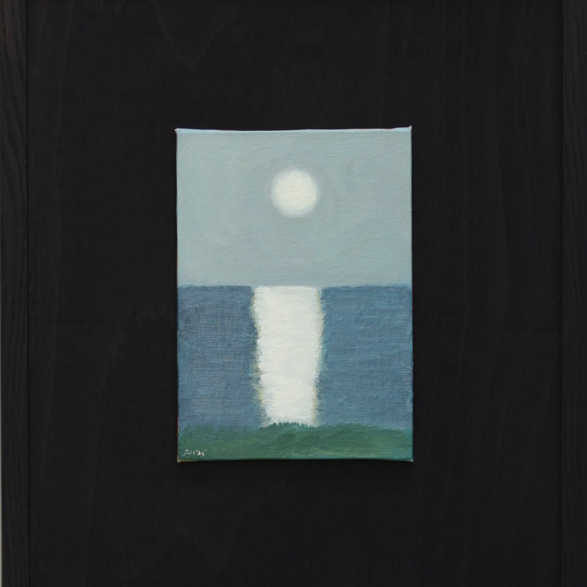 sun path on sea detail.png