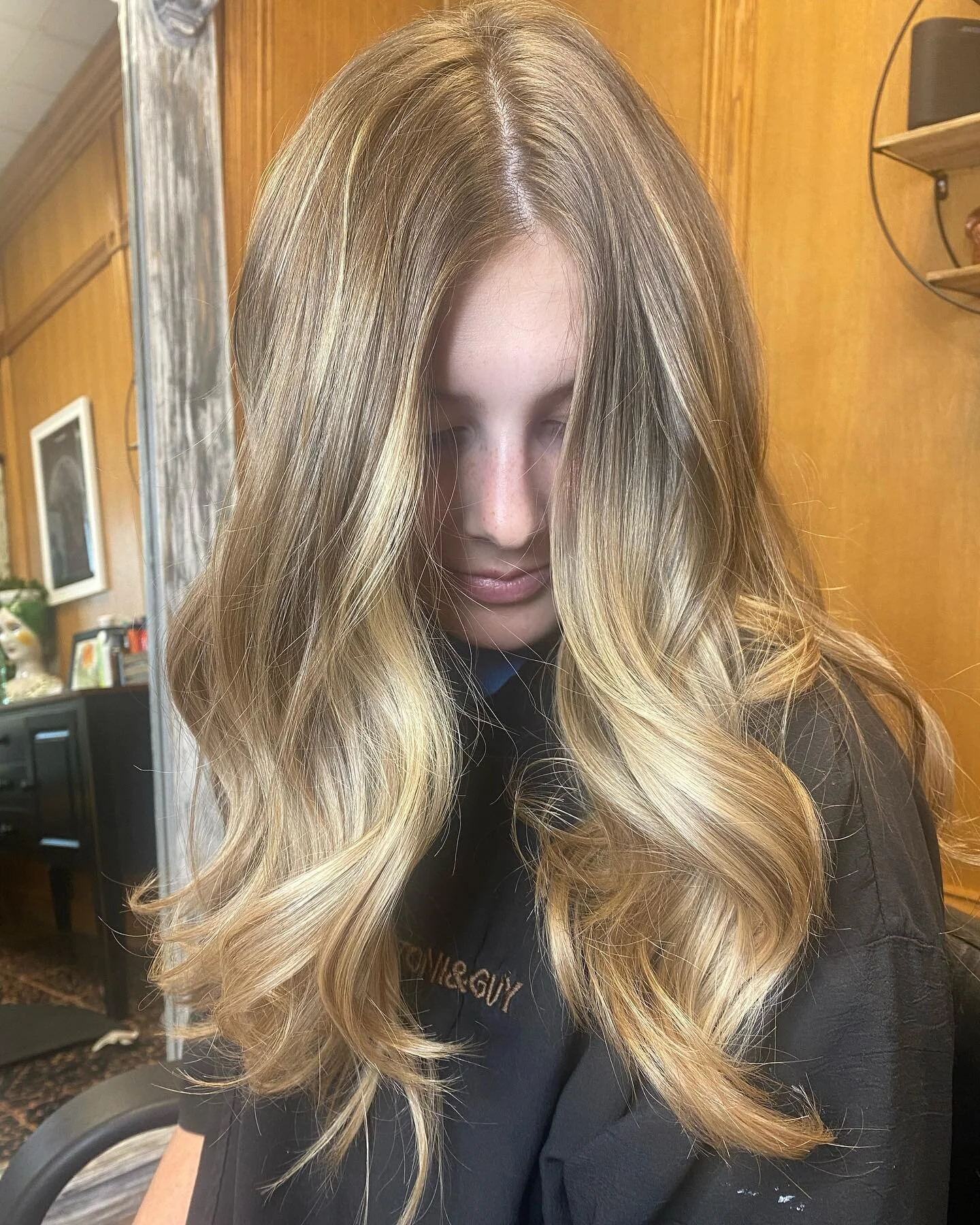 Dying over that golden blonde. ☀️💛#hairbylaura #arkadelphiahair #bayalagehair #blondebalayage #goldenblonde