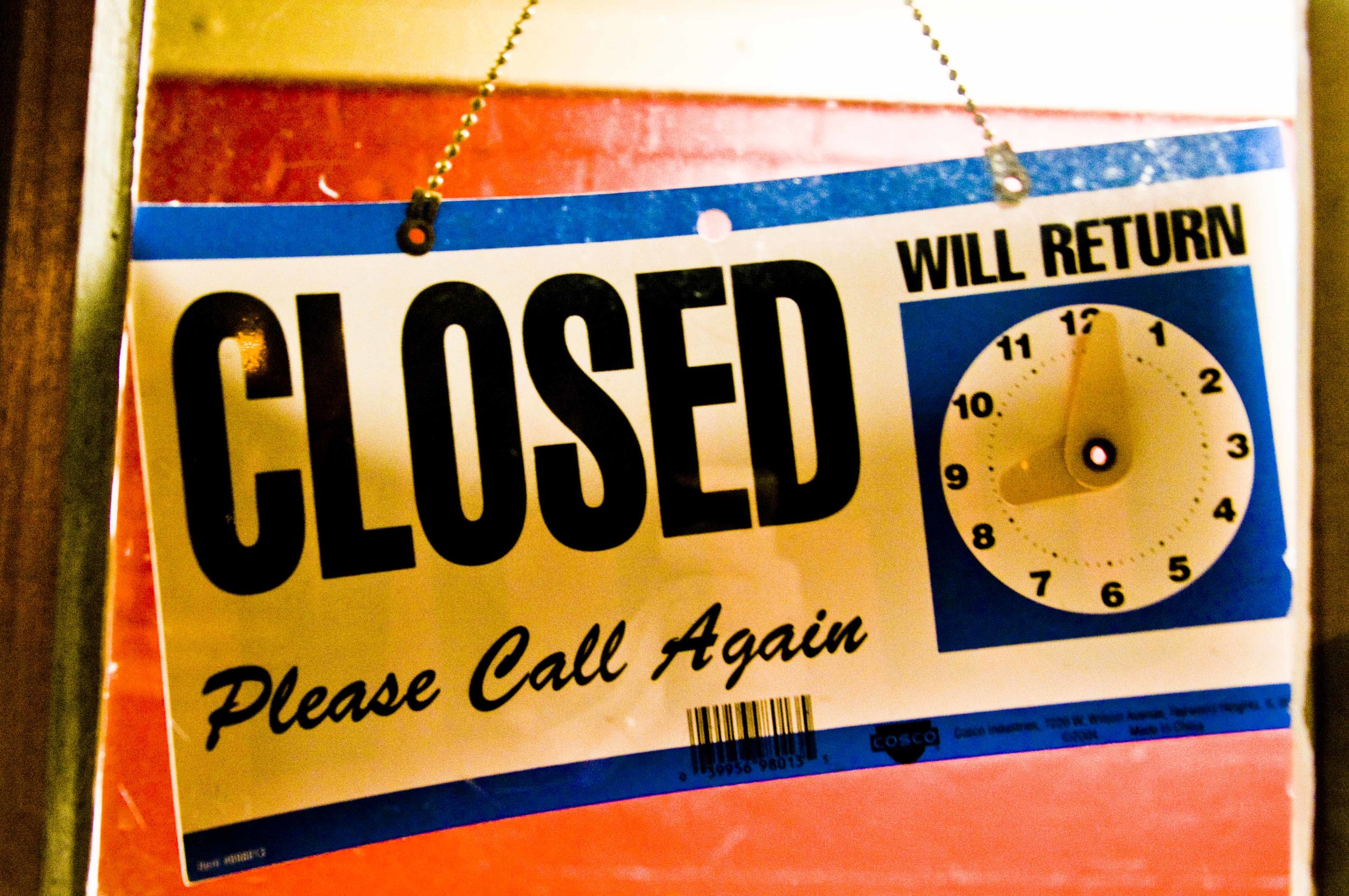 Closed_sign_Hawkins.jpg