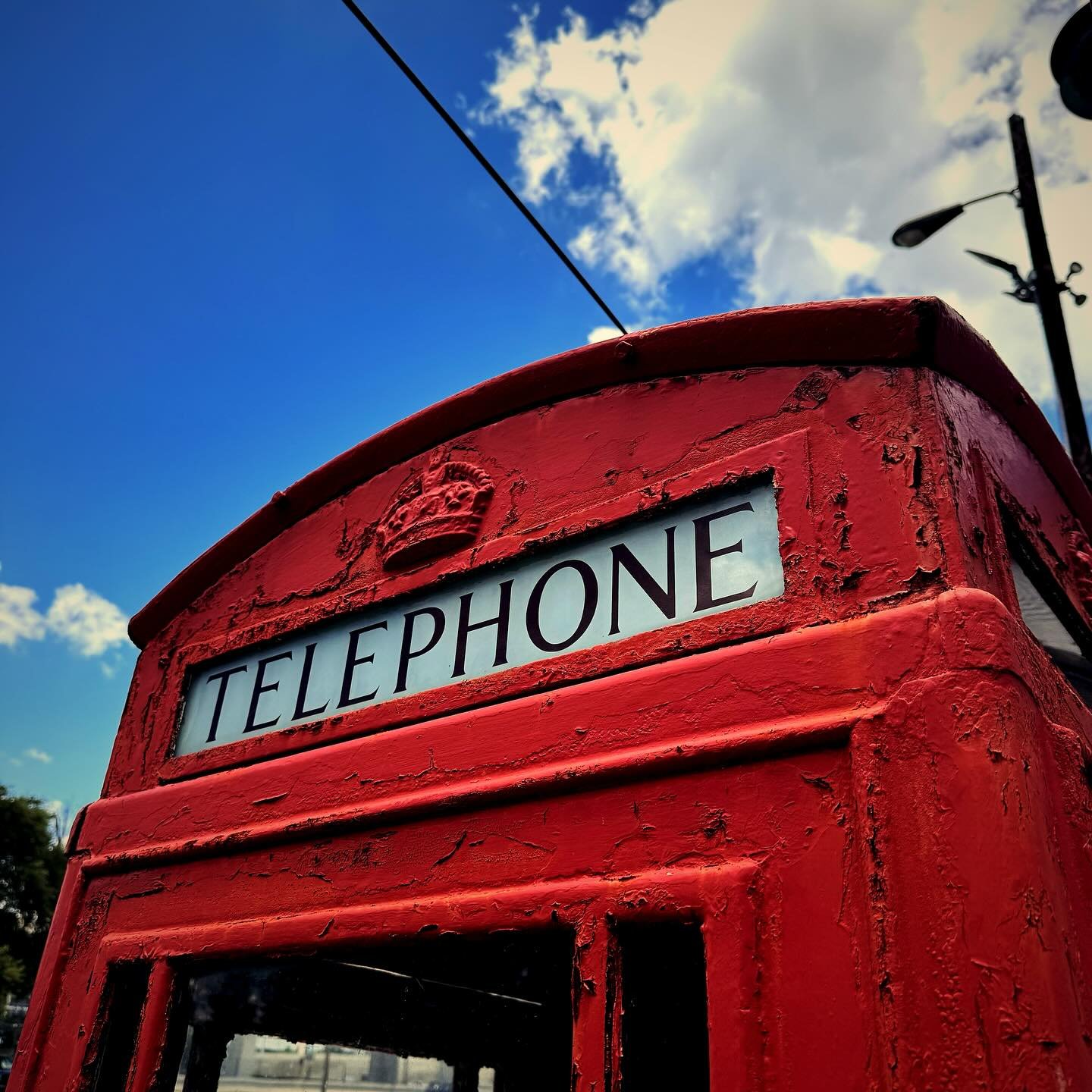 2025.189 An iPod, a phone, an internet mobile communicator... these are NOT three separate devices! And we are calling it iPhone! Today Apple is going to reinvent the phone. And here it is.
Steve Jobs