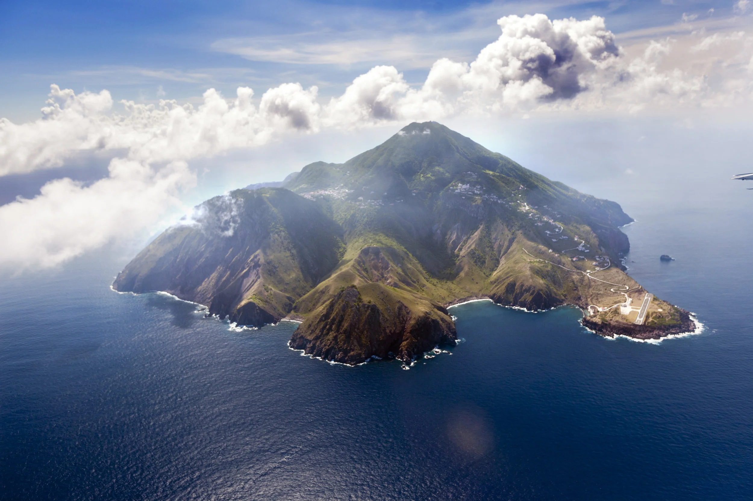 "Deep Cut" and the Dutch island of Saba