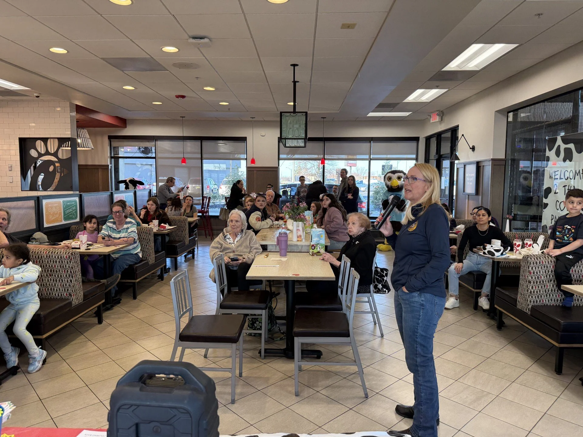 Lesley and the crowd.jpg