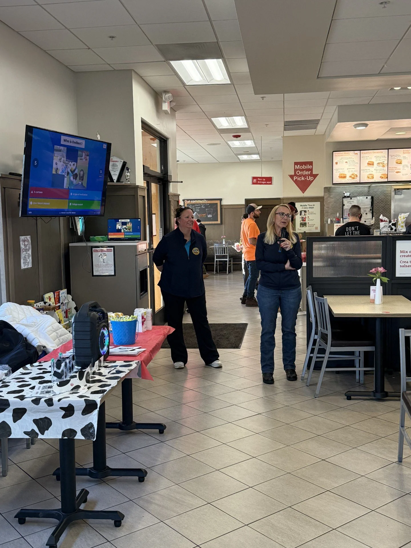 Lesley and Carolanne Kahoot.jpg