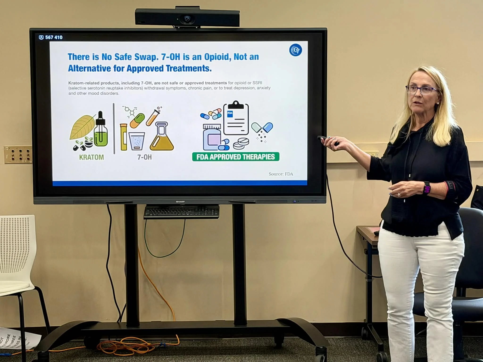 Lesley presenting 7OH.jpg