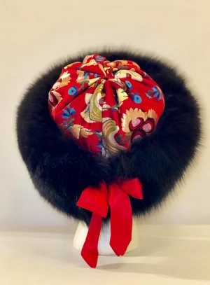 Red Rosebud Silk Brocade Tibetan Fox Fur Hat — Dö Kham display picture 2