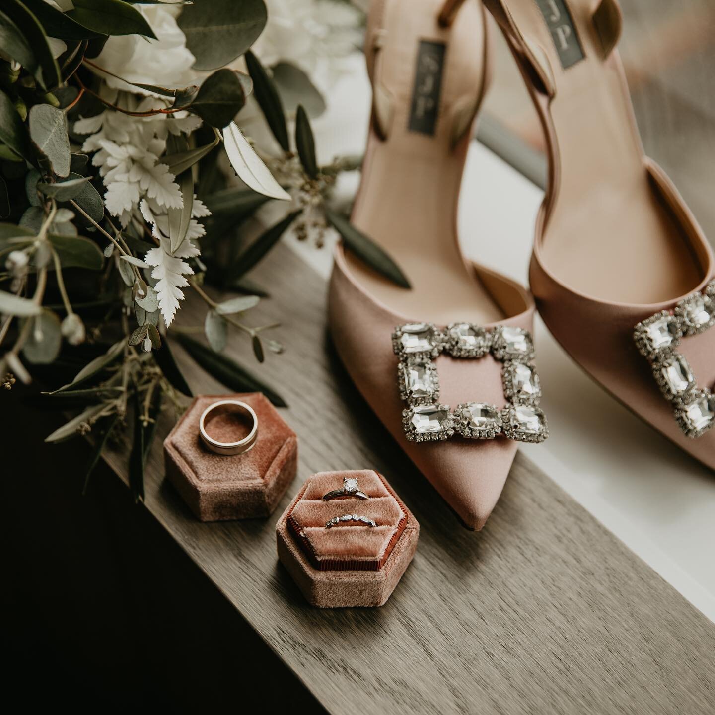 Nothing to see here other than some gorgeous wedding details!

Ringbox: Dusty Rose Hexagon Ringbox
Bride: @___kerra 
Flowers: @fabloomosity 
Shoes: @sjpcollection 
Photographer: @ghphotosyeg 

#yeg #yyc #yvr #yyt #shoplocal #yegshoplocal #yycshoploca