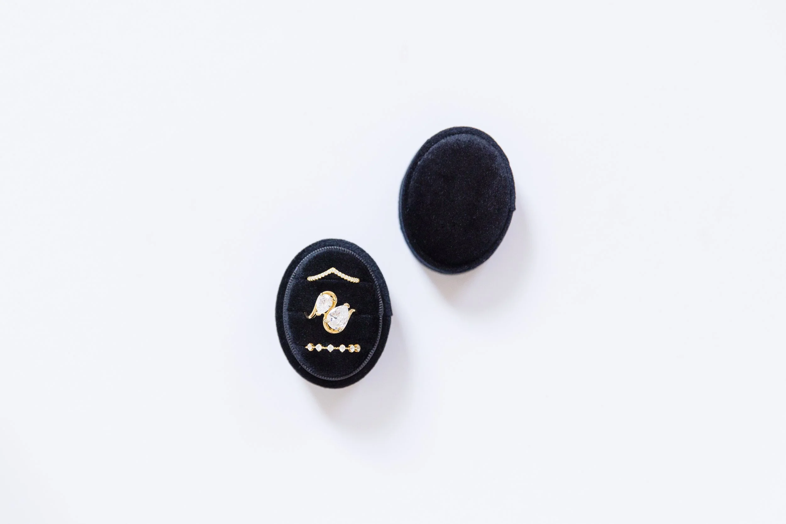 Midnight Black Oval Triple Slot 1.jpg