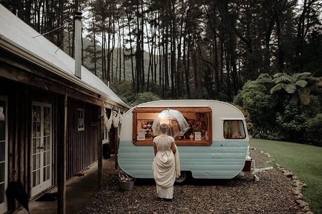 How CUTE does little @sadieswoon look parked up at @waihoanga River Lodge? ⠀⠀
Part of the @handmaidnz family, Sadie Swoon is a gorgeous vintage caravan bar, filled with grace and class - the perfect addition to your wedding day 💍 ⠀⠀
📸 @chasewildpho