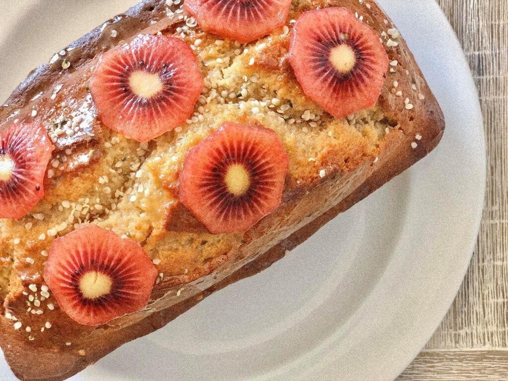 Decorate with slices of red kiwifruit and sprinkles of Hemp Connect hemp hearts