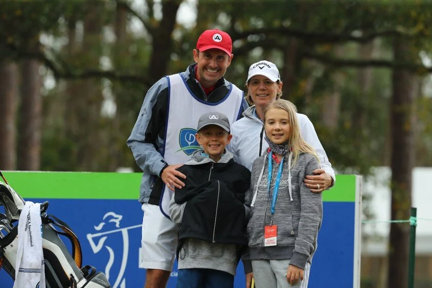 Mike McGee on caddying for Annika in the Gainbridge episode artwork
