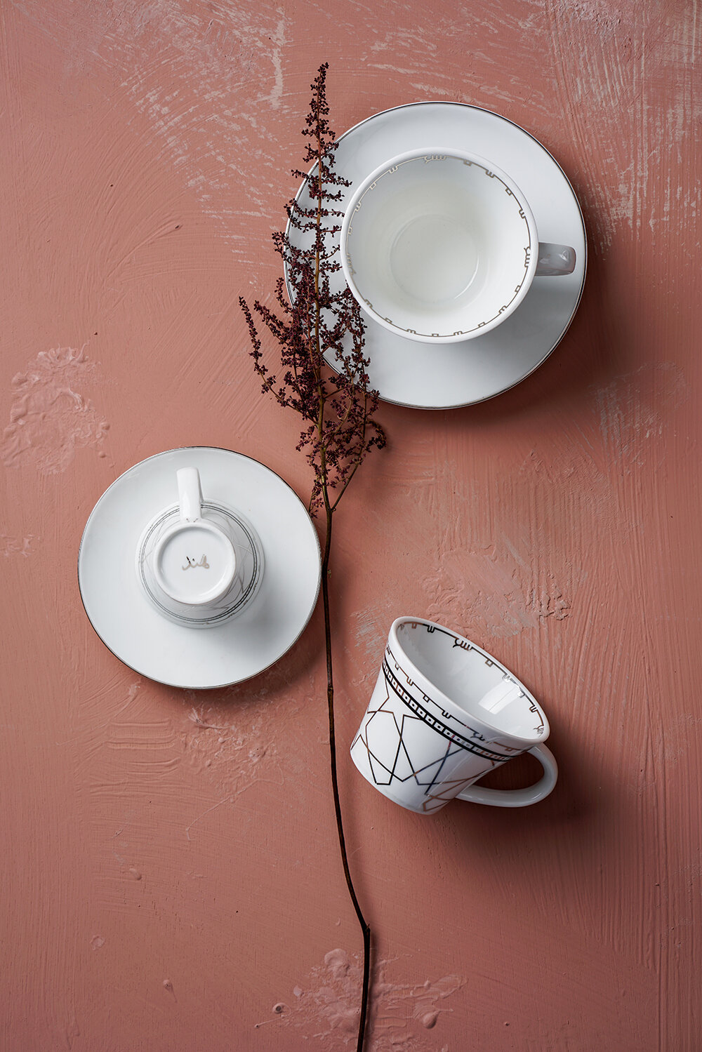Coffee / Tea Cups & Saucer