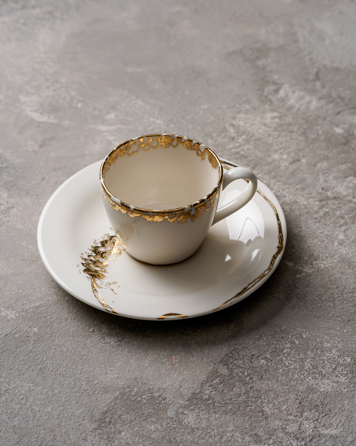 Coffee / Tea Cups & Saucer