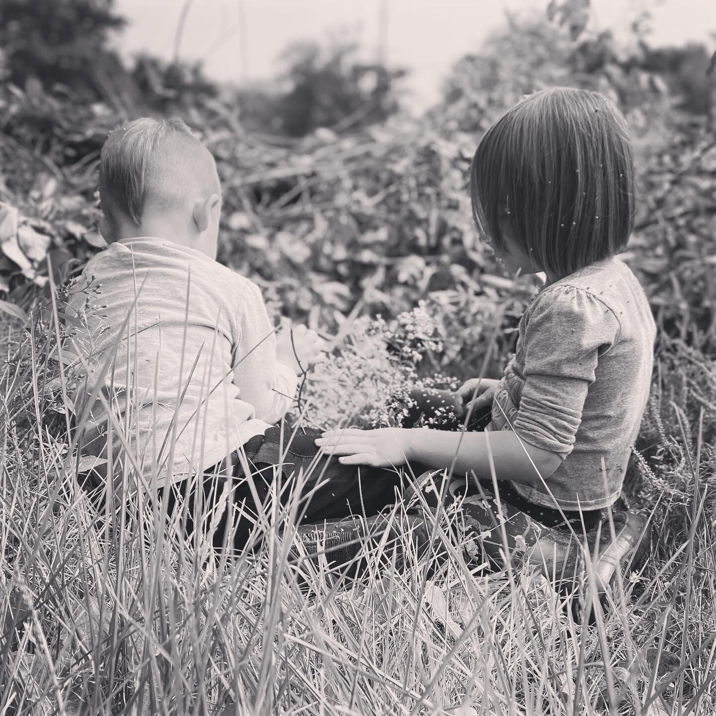 Childhood is magical 🌈 #abiglakelife #nature #outdoorkids