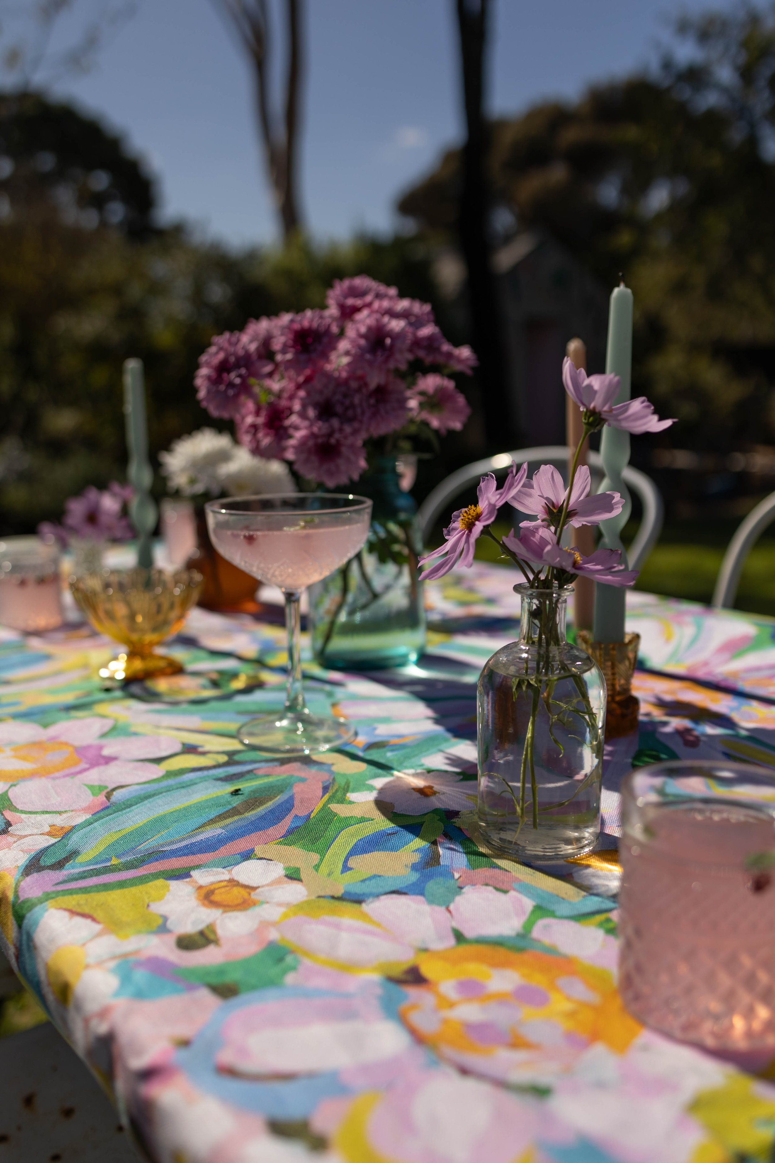Lo1vesMe,LovesMeNot_Tablecloth-Web-9.jpg