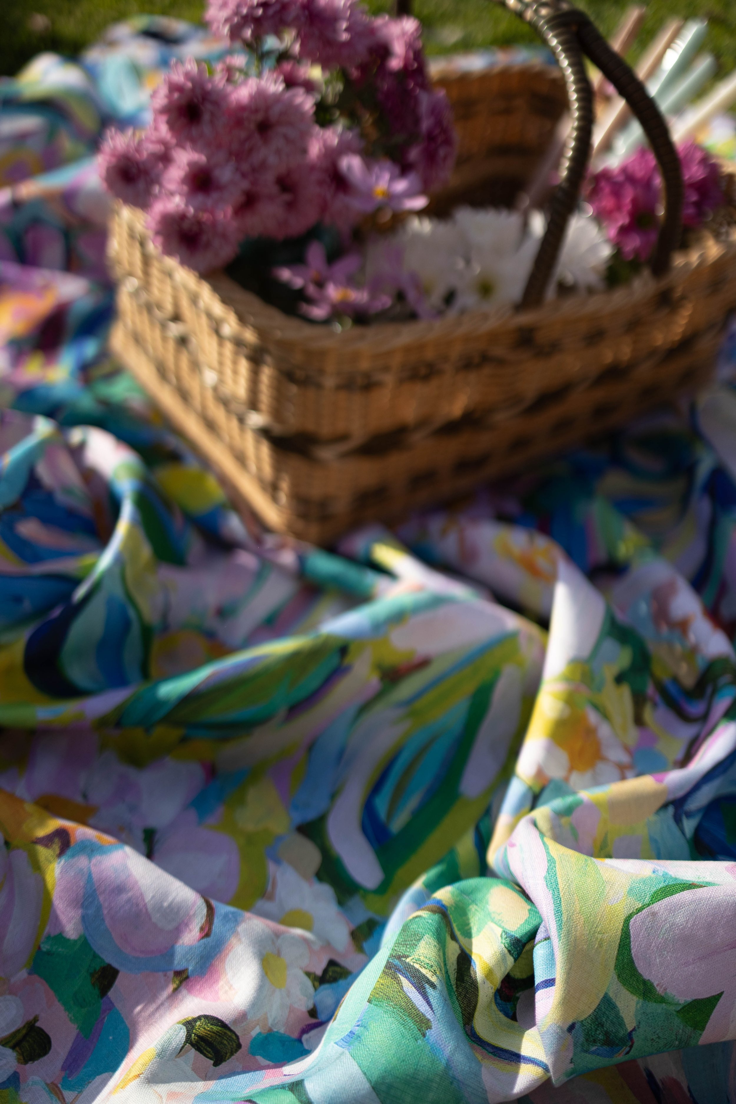 Lo1vesMe,LovesMeNot_Tablecloth-Web-37.jpg