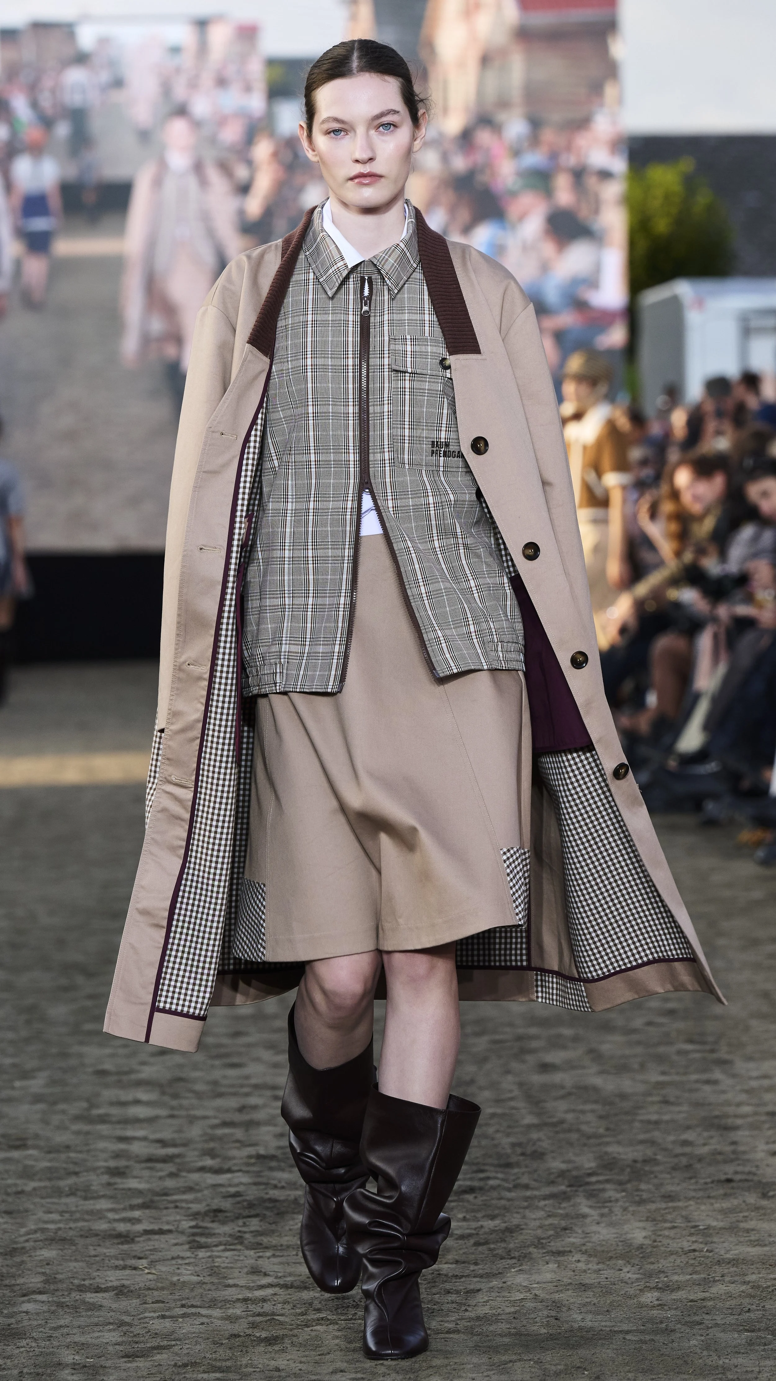 Look 26 of 32 Baum und Pferdgarten SS26.jpg