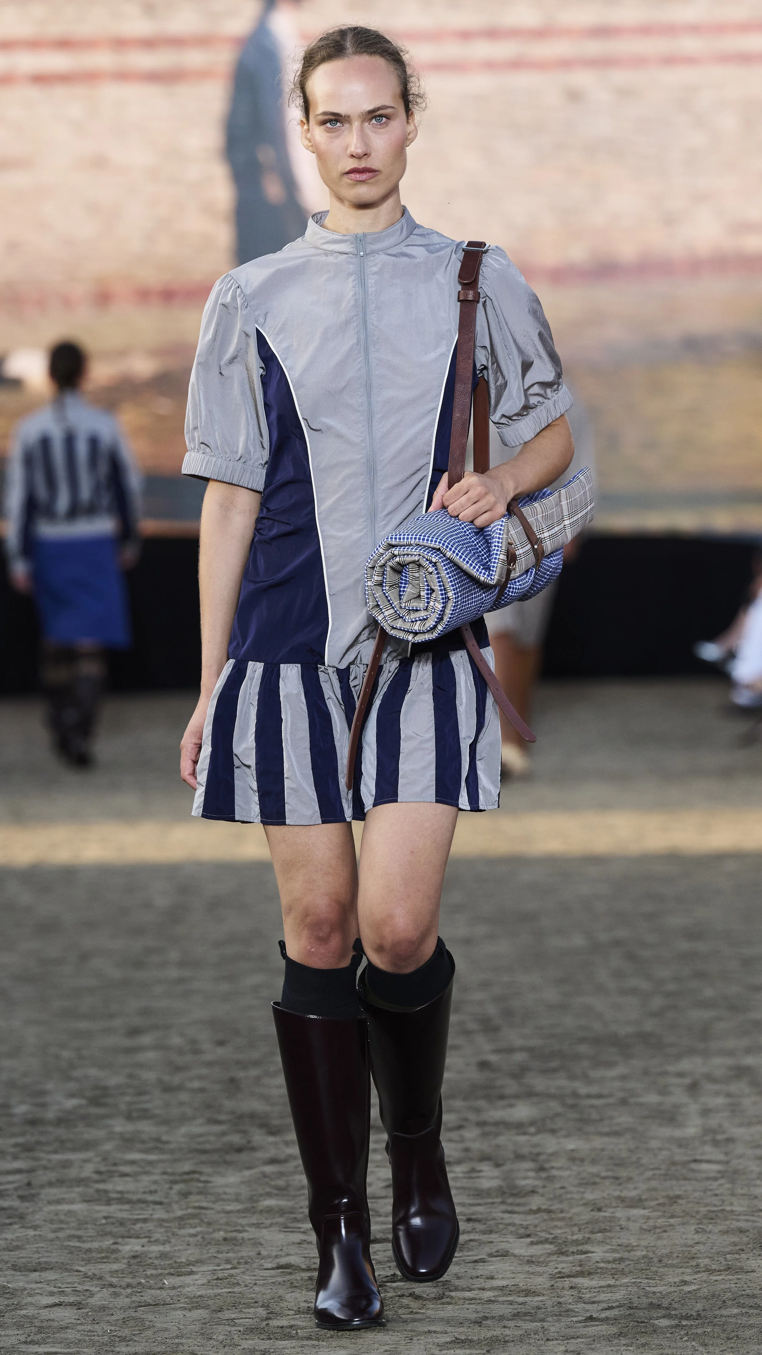 Look 23 of 32 Baum und Pferdgarten SS26.jpg