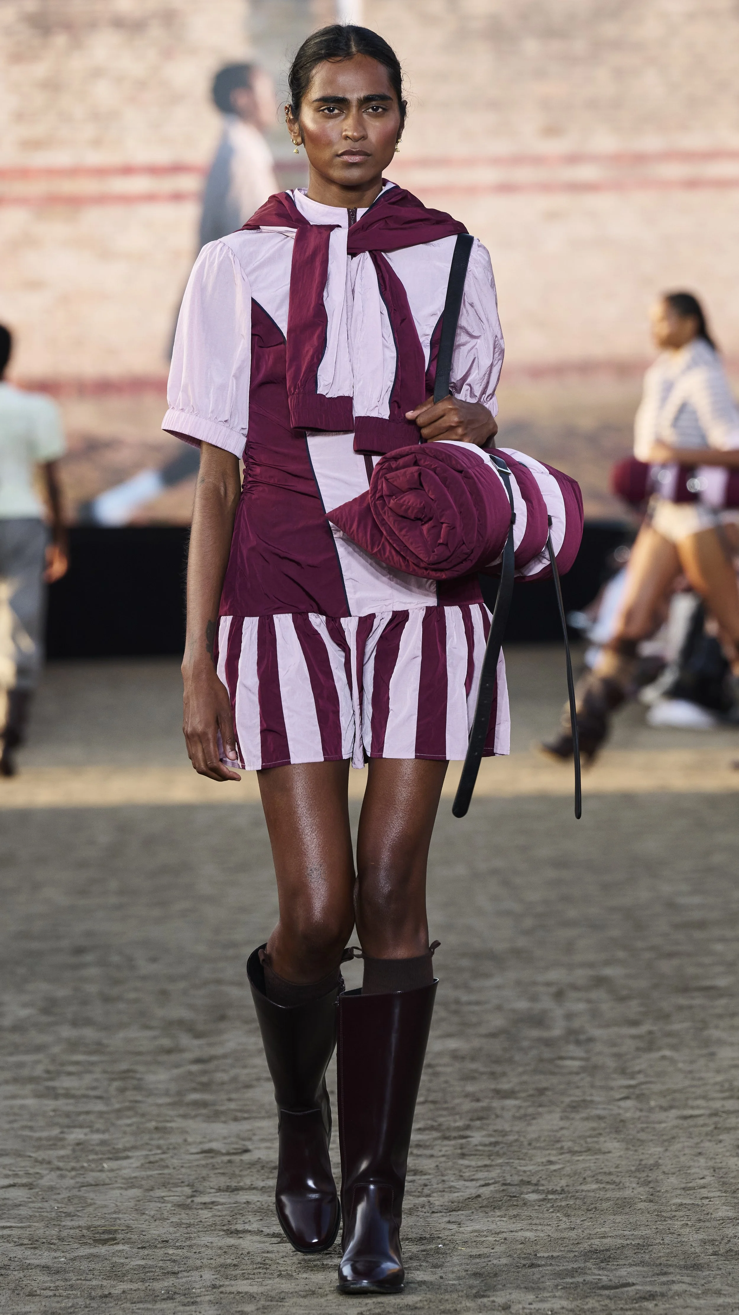 Look 13 of 32 Baum und Pferdgarten SS26.jpg