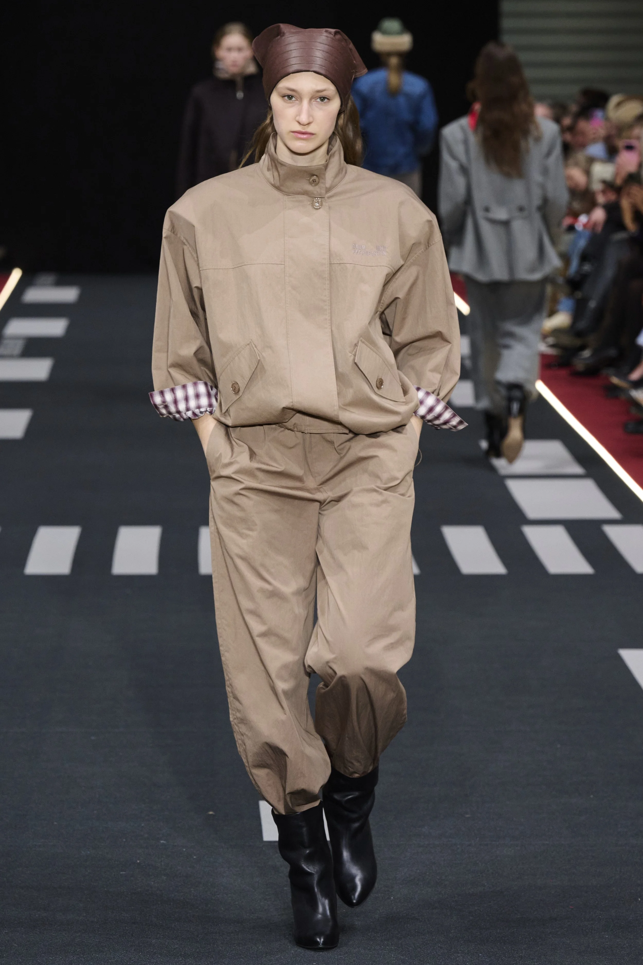 Look 18 of 30 Baum und Pferdgarten AW26.jpg