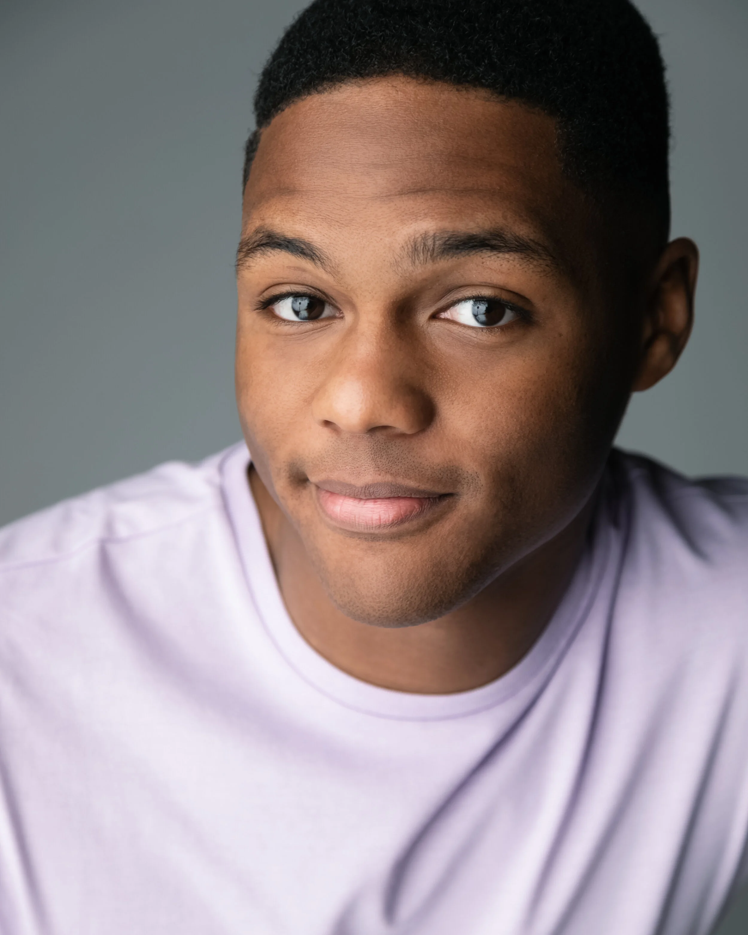 ImariThompsonHeadshot9.jpg