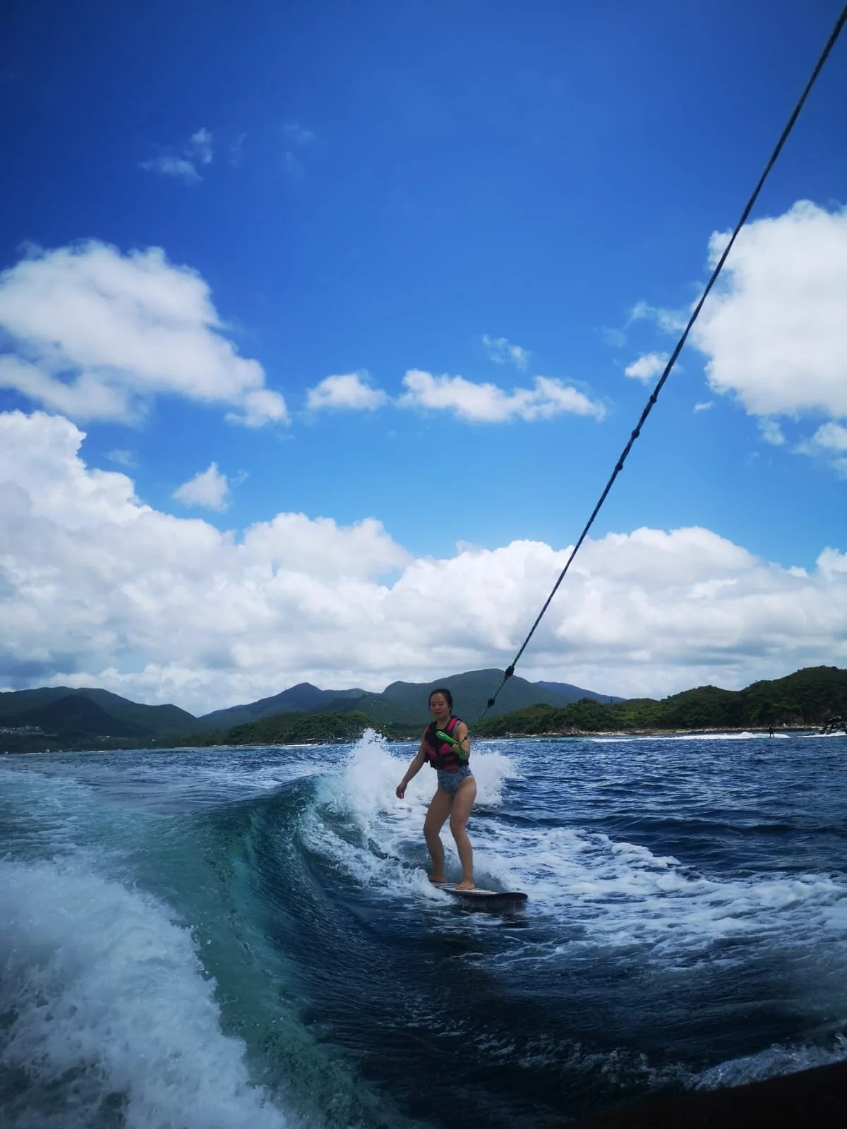 Guide to Wake Surf and Wakeboarding in HONG KONG
