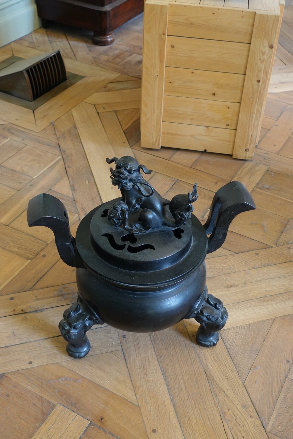 Chinese Bronze Incense Pot at Musée Rodin