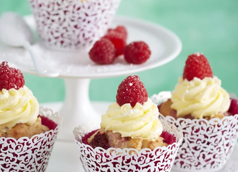 raspberrywhitechoccup.jpg