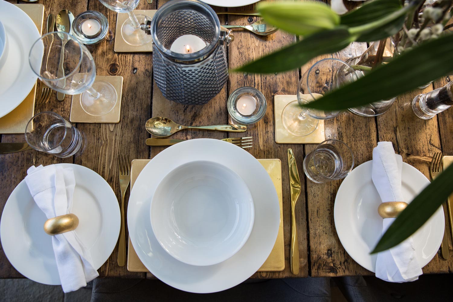 Stunning tableware for guests use