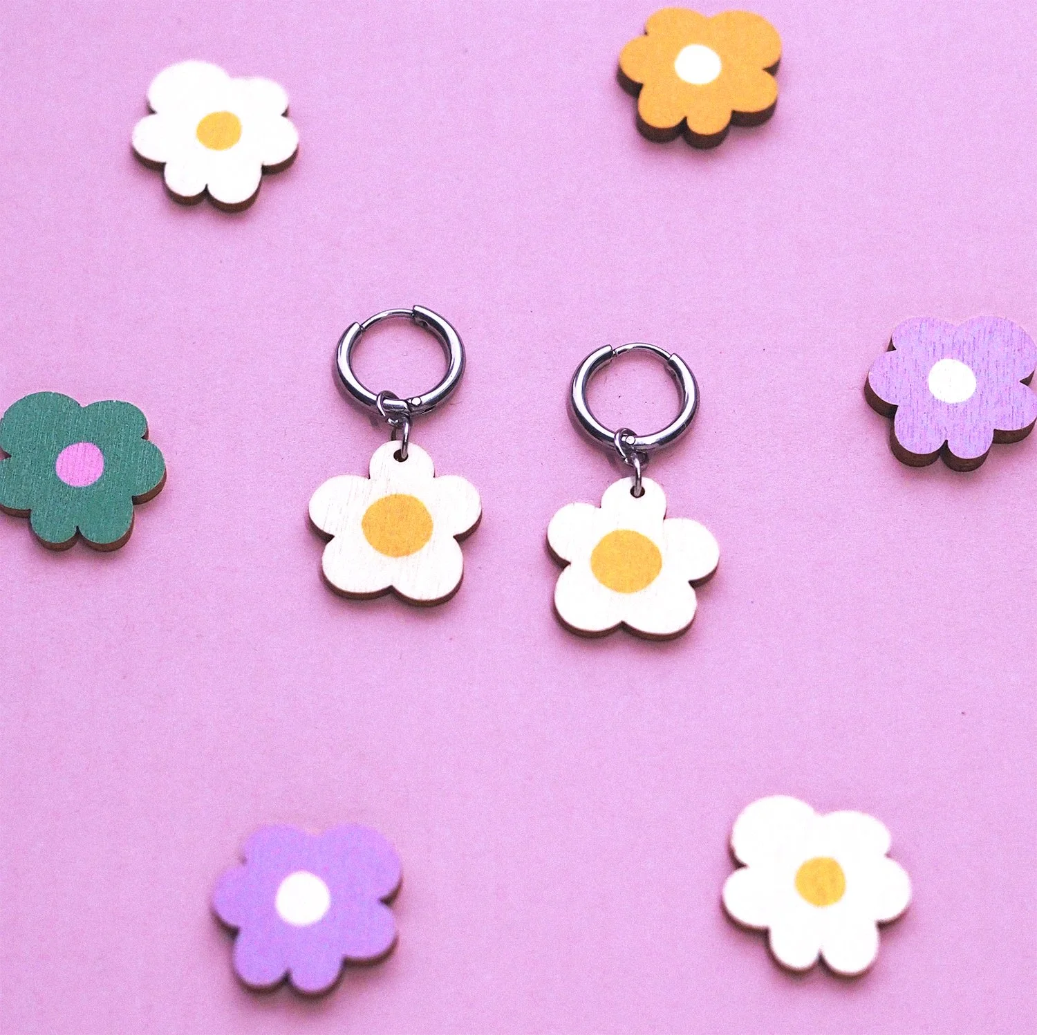 strawberry flower flat square small.jpg