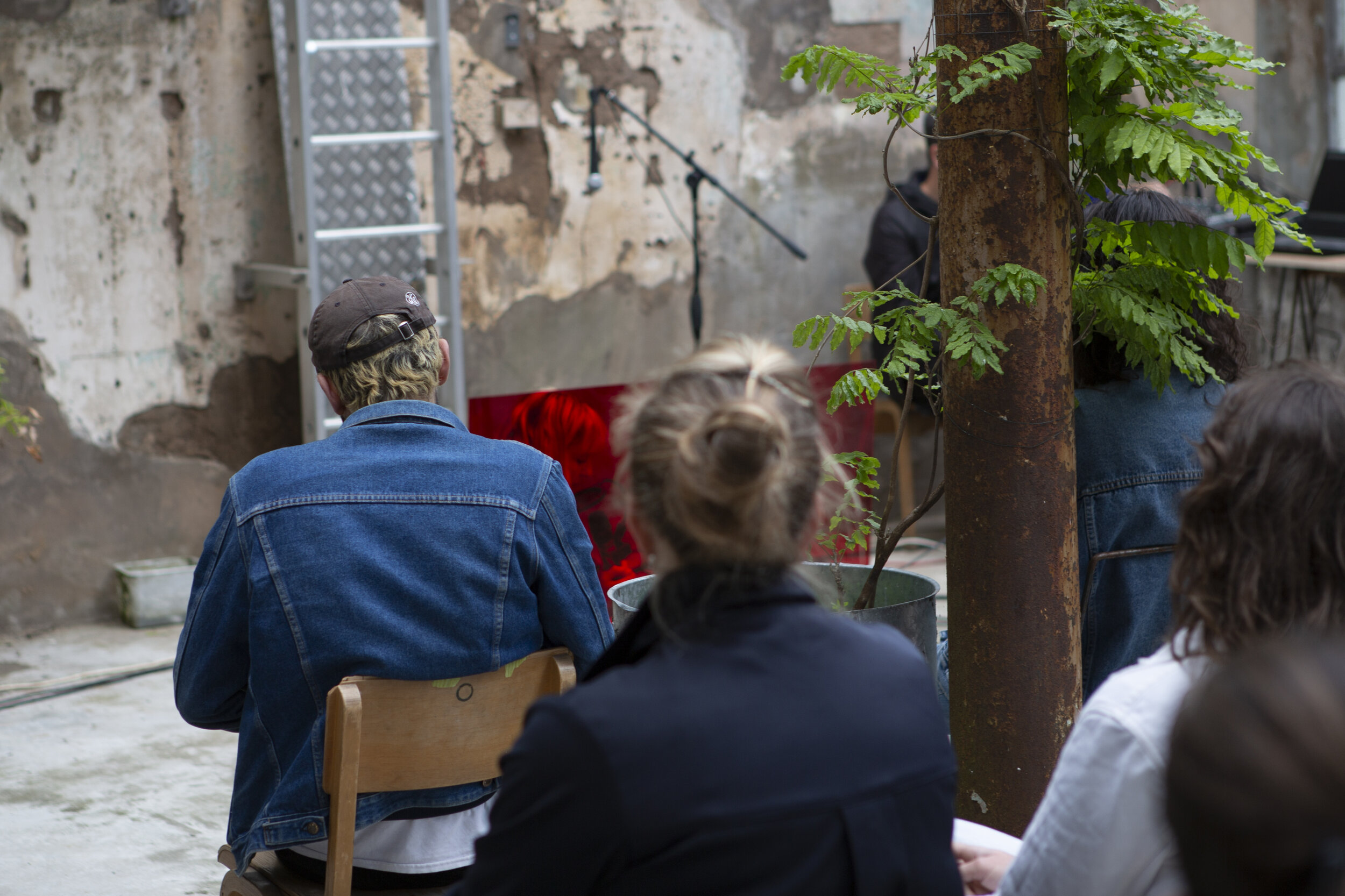 Rebecca Lennon, "Spitting out your essence", live performance. 