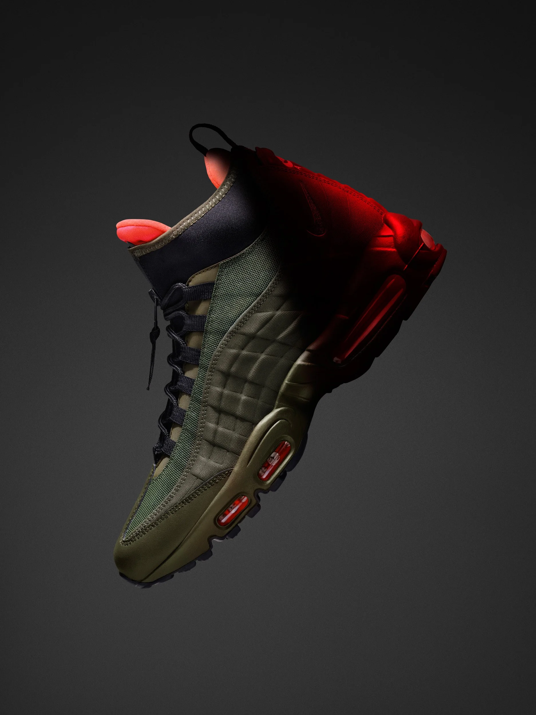 HO15_NSW_AIRMAX95_M_PROFILE_010_RGB-F2.jpg