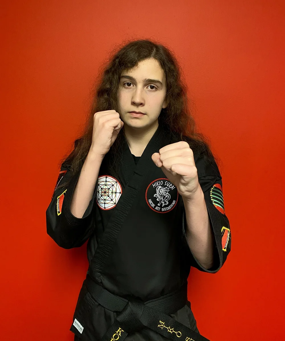 Yigitlar chayqalishmoqda (video) Ogizda porno qiz