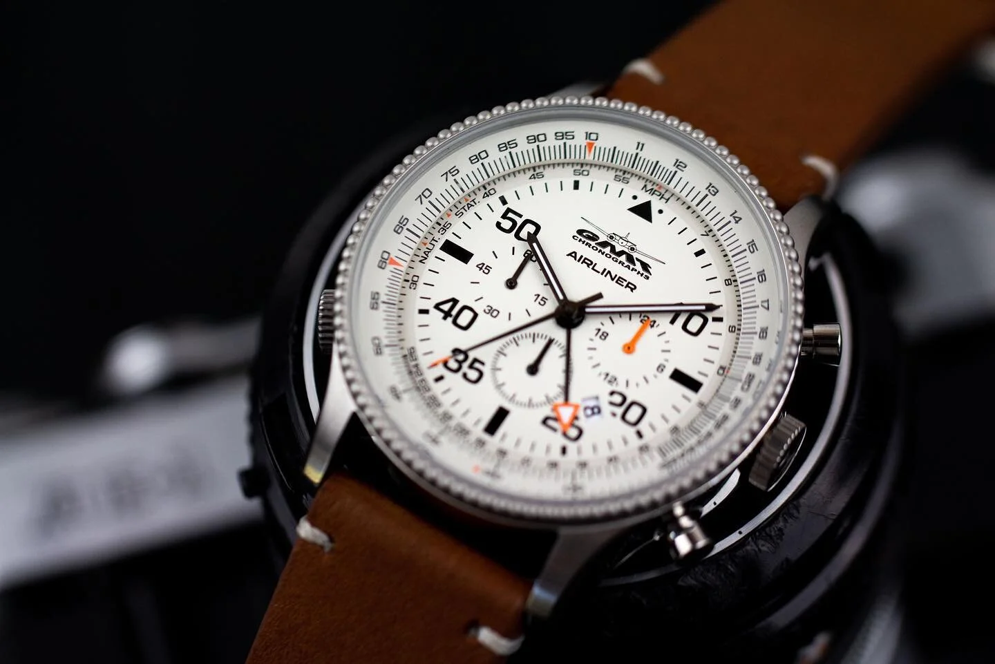 Nouvelle GMT Airliner 🛩
42.2mm
Lien Crowdfunding en Bio