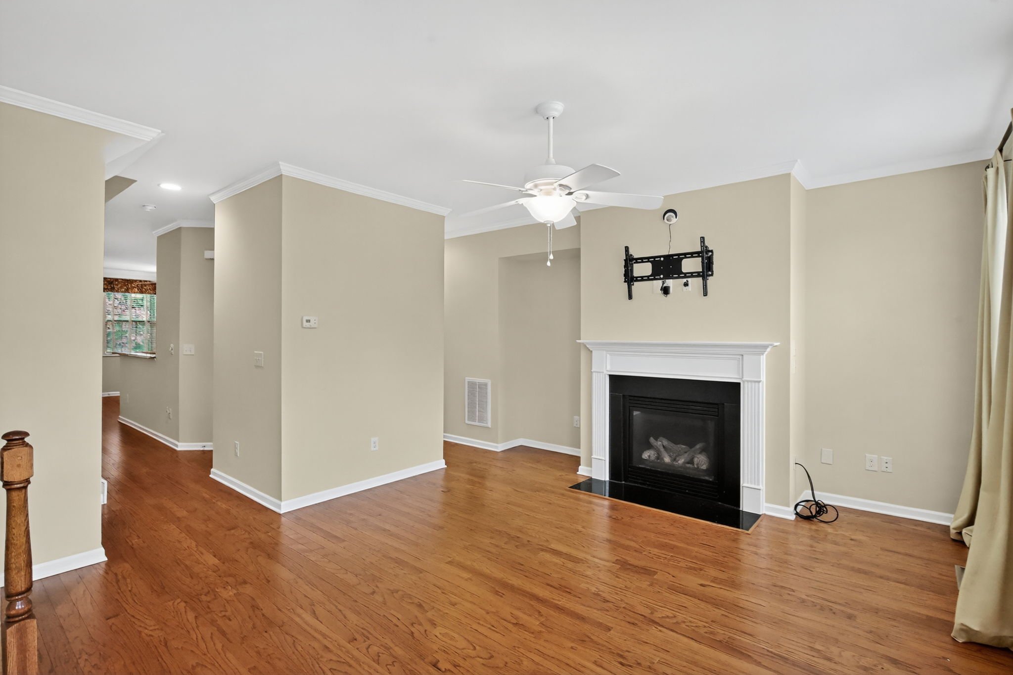 16-web-or-mls-8104-primanti-blvd-raleigh-nc-008.jpeg