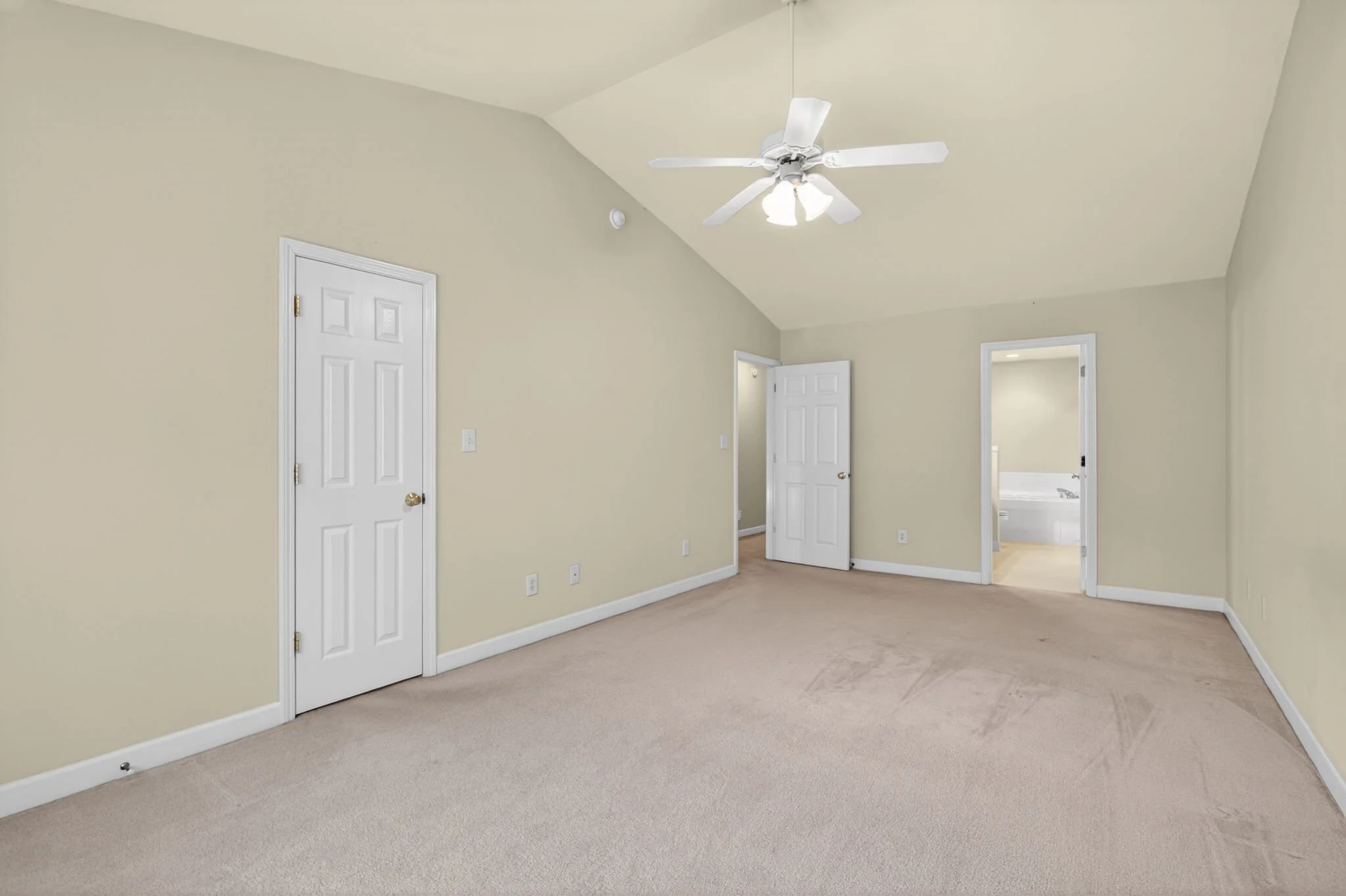 20-web-or-mls-4609-asterwood-drive-raleigh-nc-usa-023.jpeg