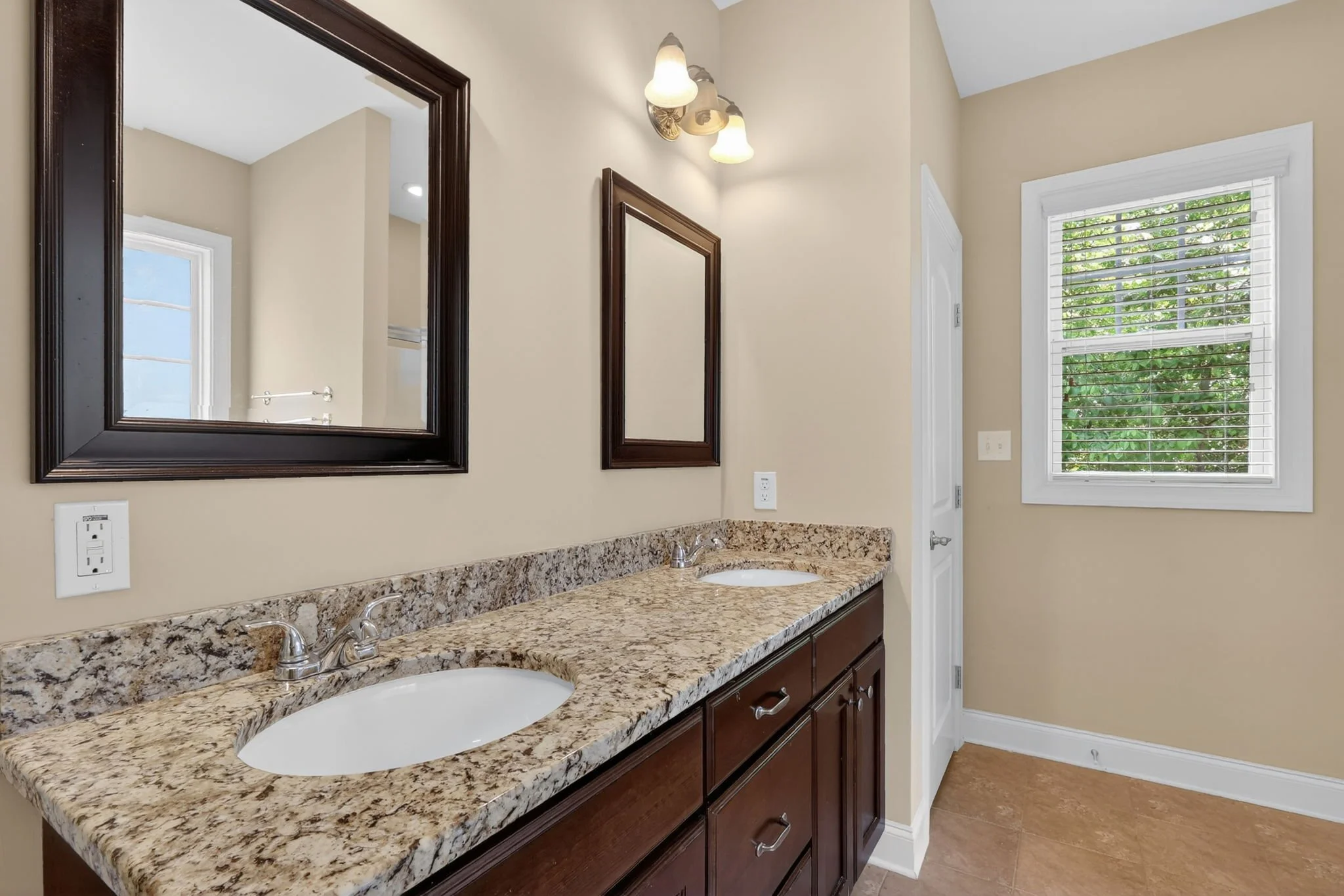 25-web-or-mls-732-varina-ln-jenne-kendziora-031.jpeg